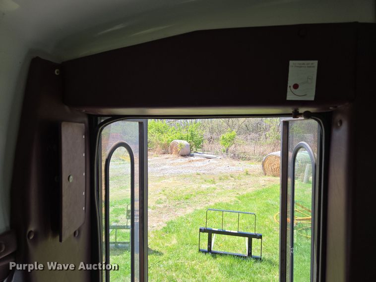 image for item EN3617 1994 Ford E350 shuttle bus