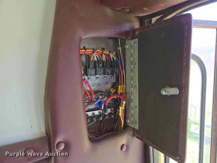 image for item EN3617 1994 Ford E350 shuttle bus