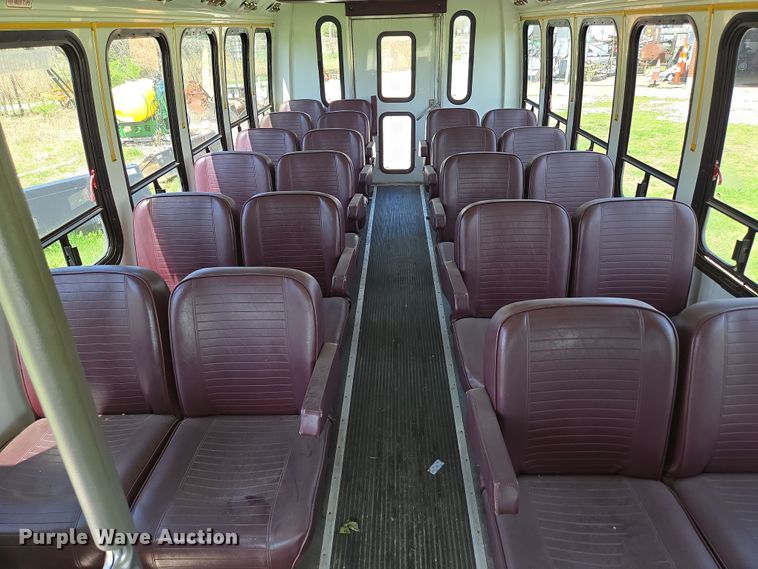 image for item EN3617 1994 Ford E350 shuttle bus