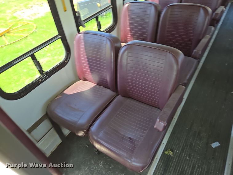 image for item EN3617 1994 Ford E350 shuttle bus