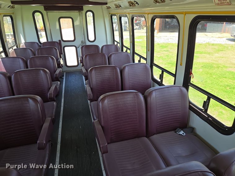 image for item EN3617 1994 Ford E350 shuttle bus