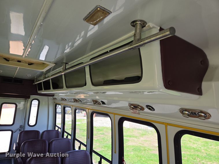 image for item EN3617 1994 Ford E350 shuttle bus