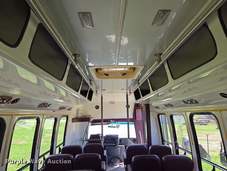 image for item EN3617 1994 Ford E350 shuttle bus