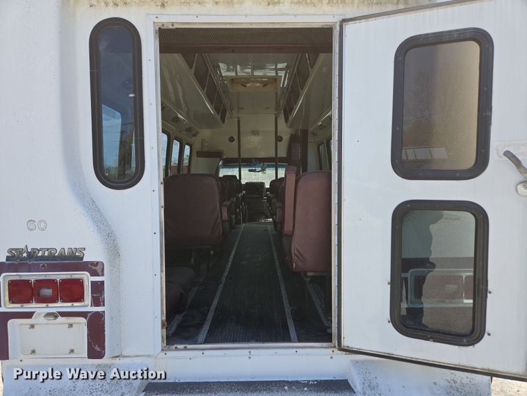 image for item EN3617 1994 Ford E350 shuttle bus