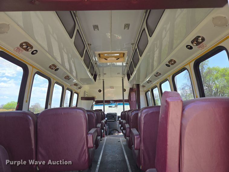 image for item EN3617 1994 Ford E350 shuttle bus