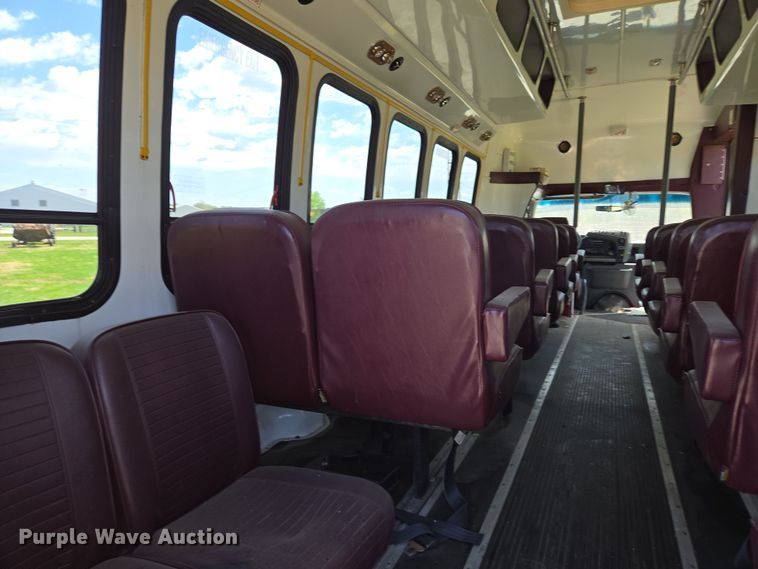 image for item EN3617 1994 Ford E350 shuttle bus