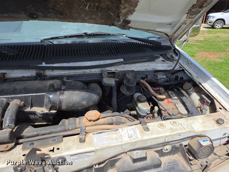 image for item EN3617 1994 Ford E350 shuttle bus