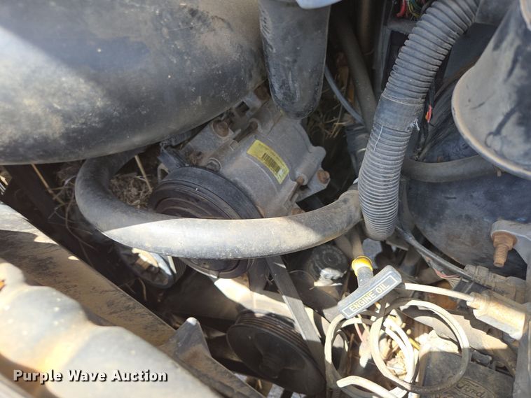 image for item EN3617 1994 Ford E350 shuttle bus