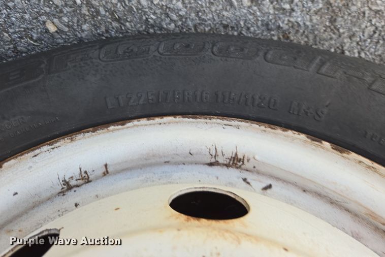 image for item EN3617 1994 Ford E350 shuttle bus