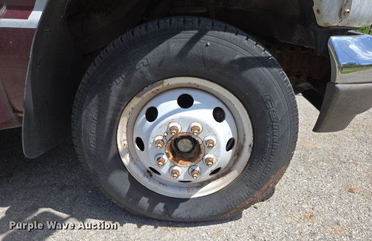 image for item EN3617 1994 Ford E350 shuttle bus