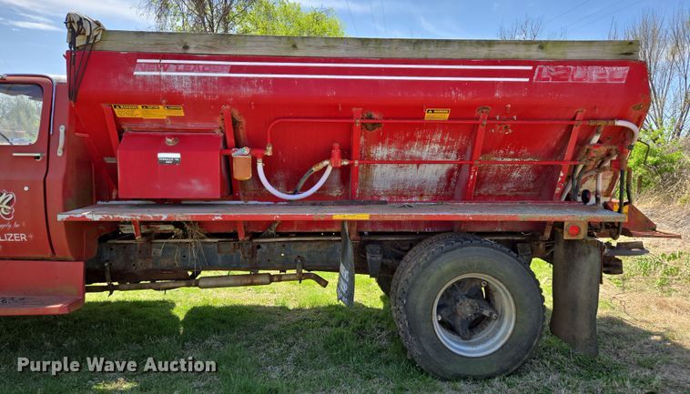 image for item EN3618 1982 Chevrolet 70 applicator truck