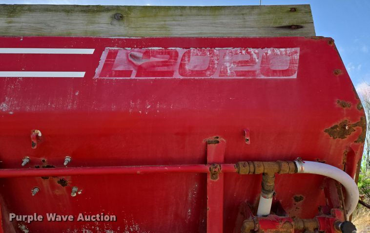 image for item EN3618 1982 Chevrolet 70 applicator truck