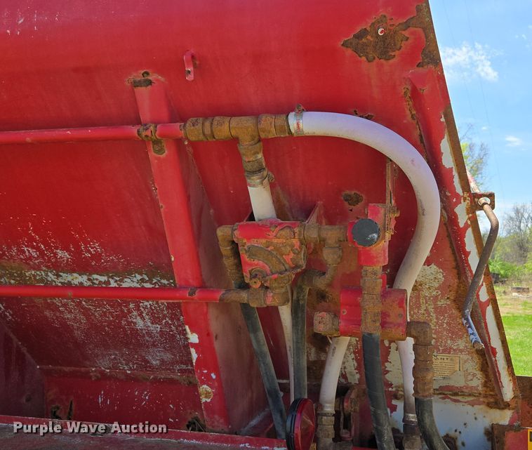 image for item EN3618 1982 Chevrolet 70 applicator truck