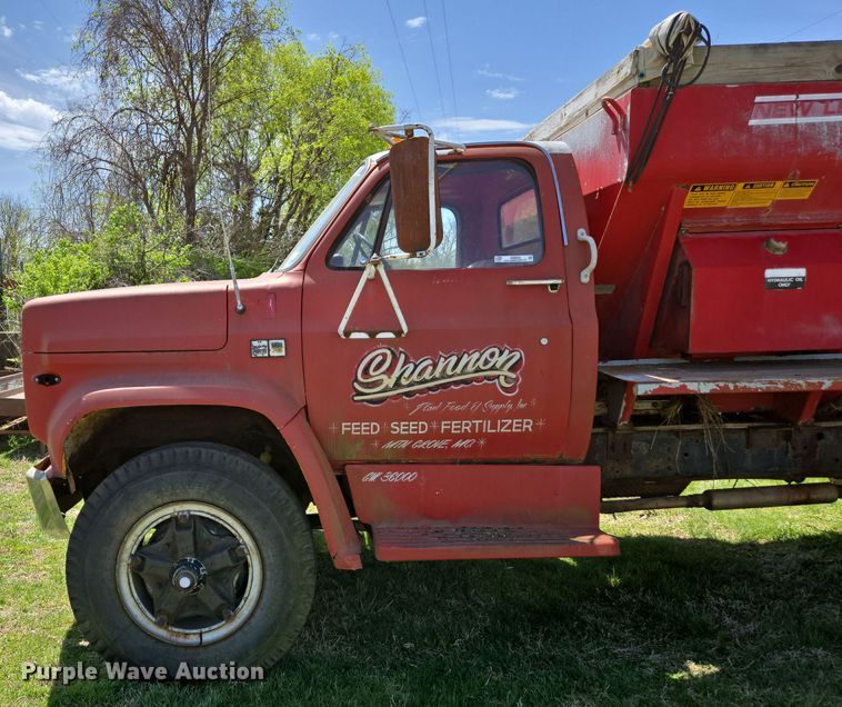 image for item EN3618 1982 Chevrolet 70 applicator truck