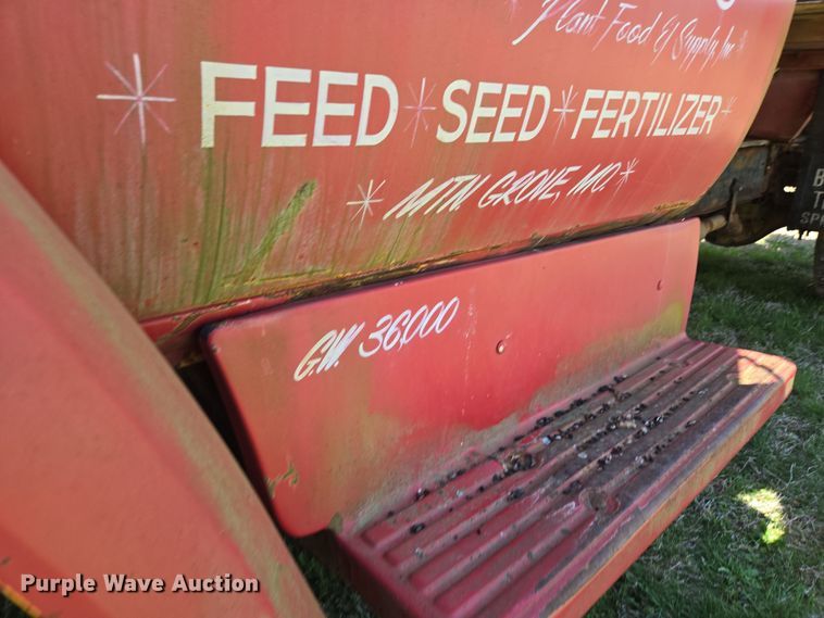 image for item EN3618 1982 Chevrolet 70 applicator truck