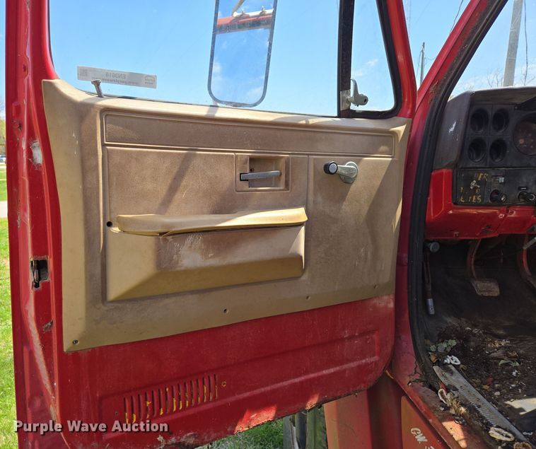 image for item EN3618 1982 Chevrolet 70 applicator truck