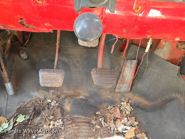 image for item EN3618 1982 Chevrolet 70 applicator truck