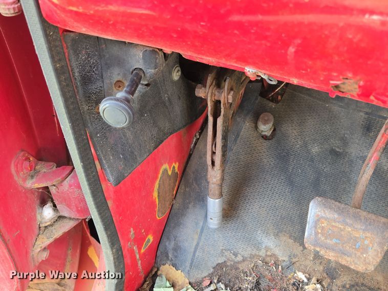 image for item EN3618 1982 Chevrolet 70 applicator truck