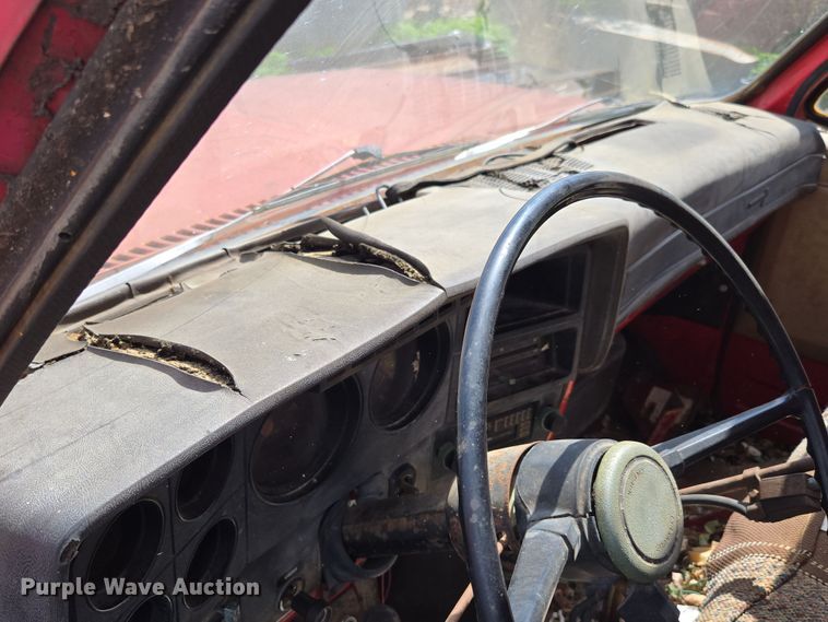 image for item EN3618 1982 Chevrolet 70 applicator truck