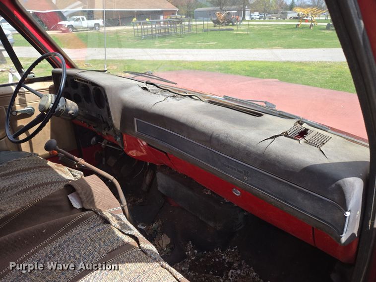 image for item EN3618 1982 Chevrolet 70 applicator truck