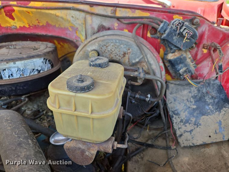 image for item EN3618 1982 Chevrolet 70 applicator truck