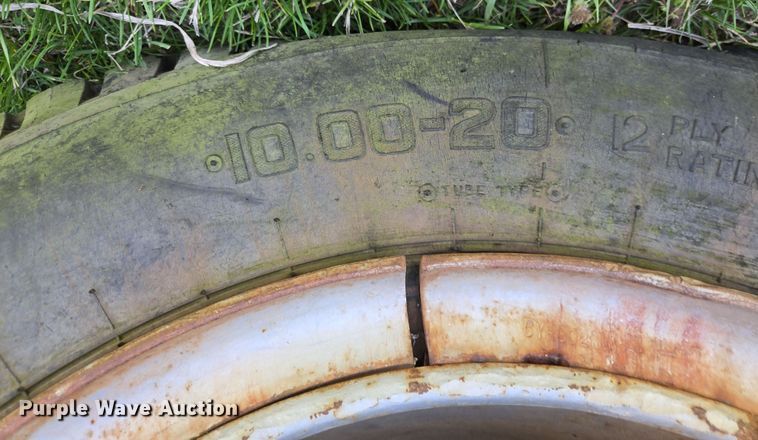 image for item EN3618 1982 Chevrolet 70 applicator truck