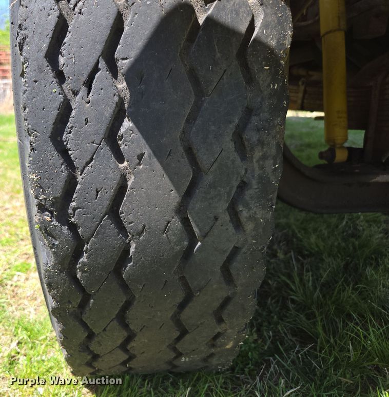 image for item EN3618 1982 Chevrolet 70 applicator truck