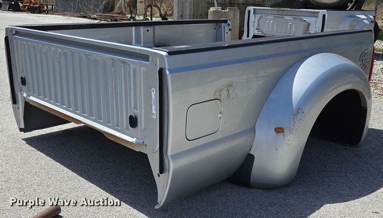 image for item EN3619 Pickup truck bed