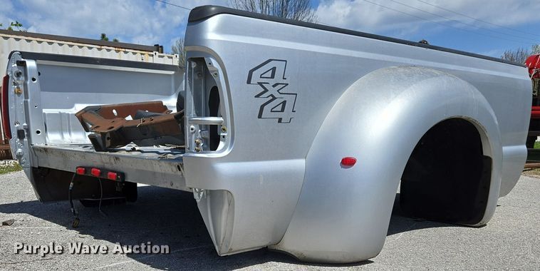 image for item EN3619 Pickup truck bed