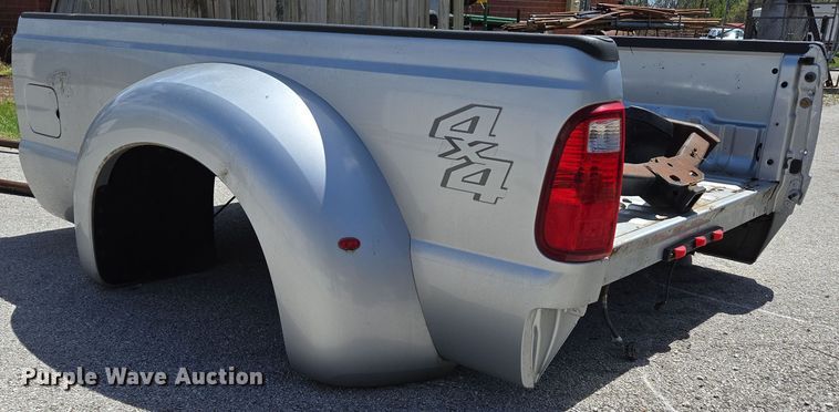 image for item EN3619 Pickup truck bed