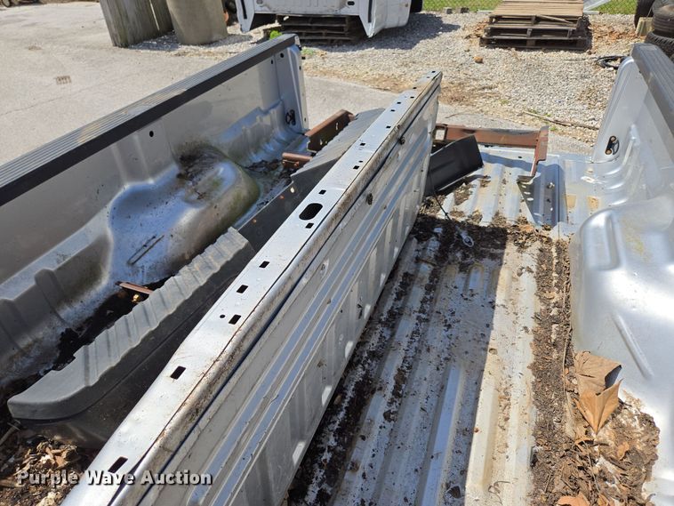 image for item EN3619 Pickup truck bed