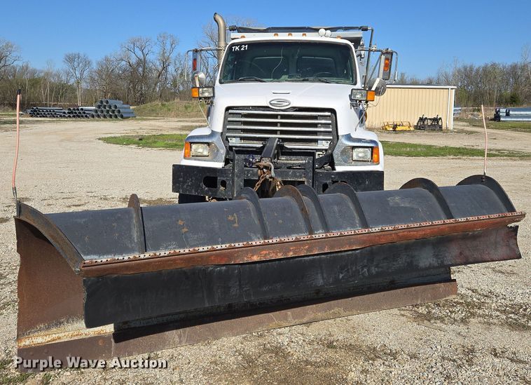image for item EN8876 2010 Sterling L7500 dump truck