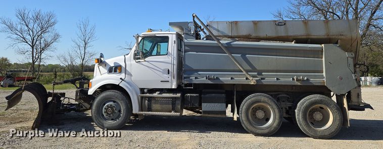 image for item EN8876 2010 Sterling L7500 dump truck
