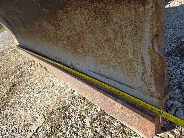 image for item EN8876 2010 Sterling L7500 dump truck