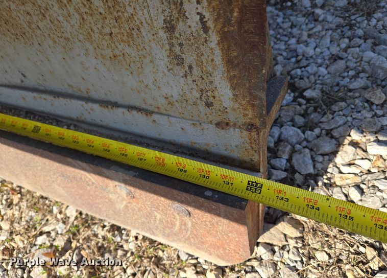 image for item EN8876 2010 Sterling L7500 dump truck