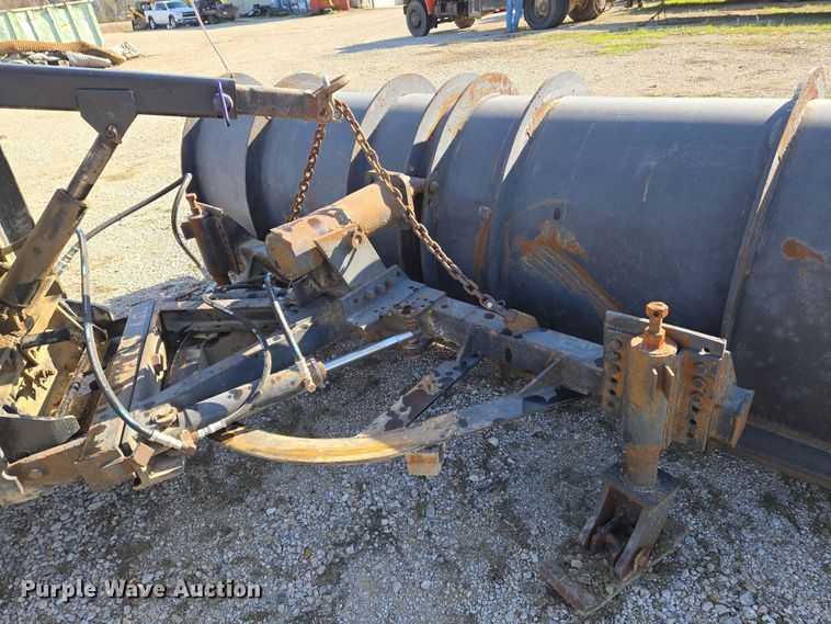 image for item EN8876 2010 Sterling L7500 dump truck