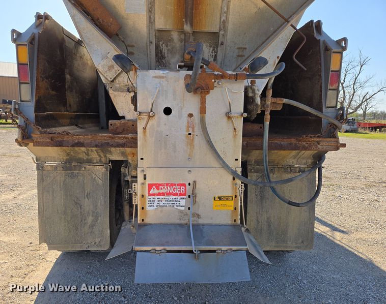 image for item EN8876 2010 Sterling L7500 dump truck