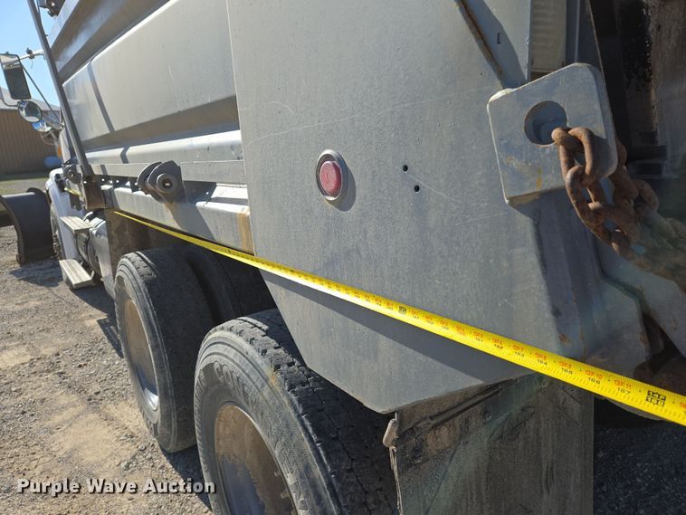 image for item EN8876 2010 Sterling L7500 dump truck