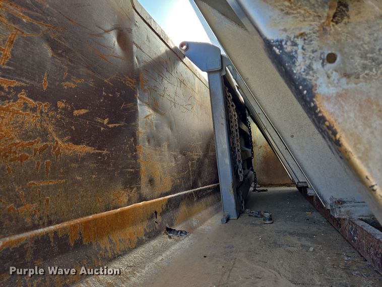 image for item EN8876 2010 Sterling L7500 dump truck