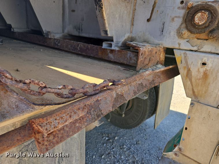 image for item EN8876 2010 Sterling L7500 dump truck