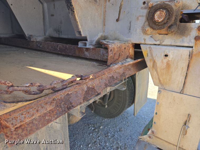 image for item EN8876 2010 Sterling L7500 dump truck