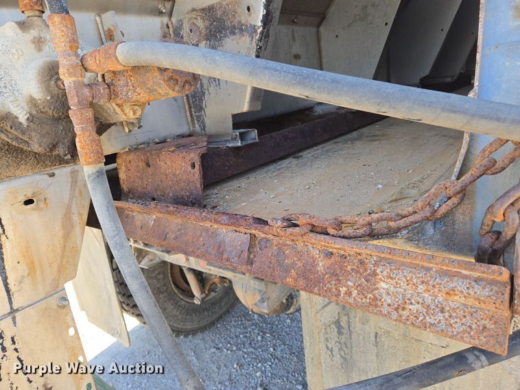 image for item EN8876 2010 Sterling L7500 dump truck