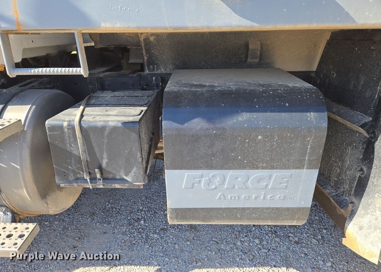 image for item EN8876 2010 Sterling L7500 dump truck