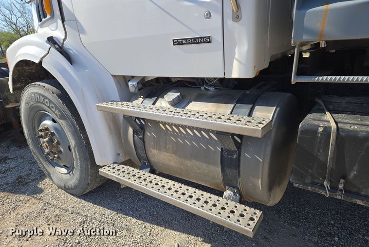 image for item EN8876 2010 Sterling L7500 dump truck