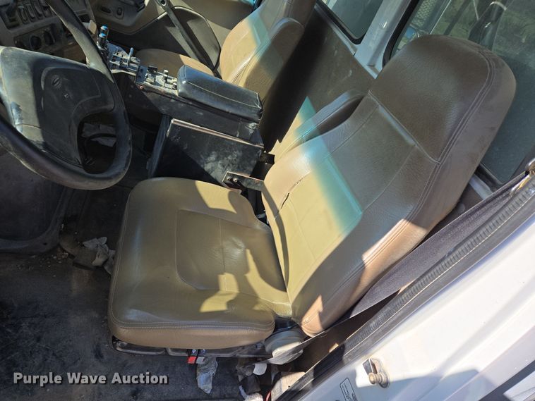 image for item EN8876 2010 Sterling L7500 dump truck