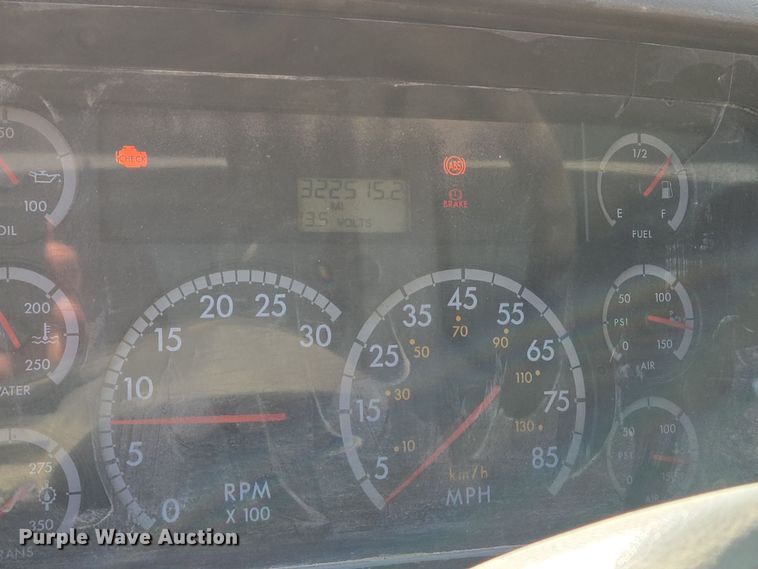 image for item EN8876 2010 Sterling L7500 dump truck