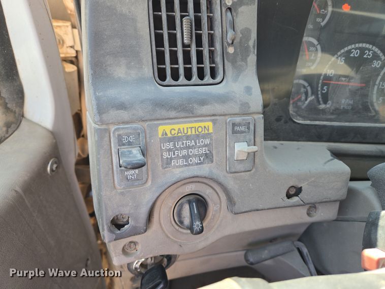 image for item EN8876 2010 Sterling L7500 dump truck