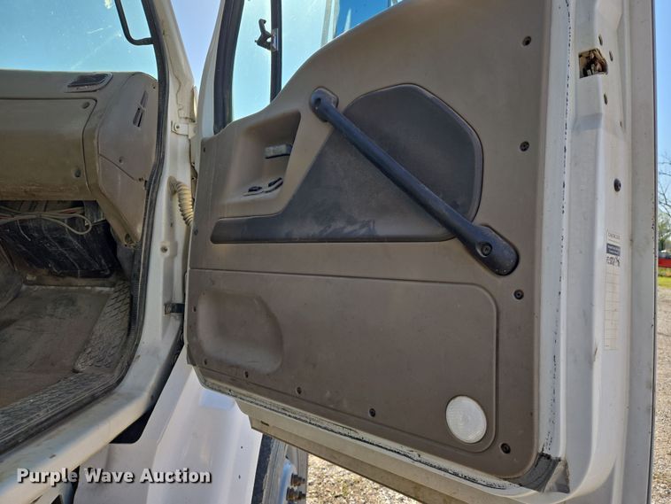 image for item EN8876 2010 Sterling L7500 dump truck