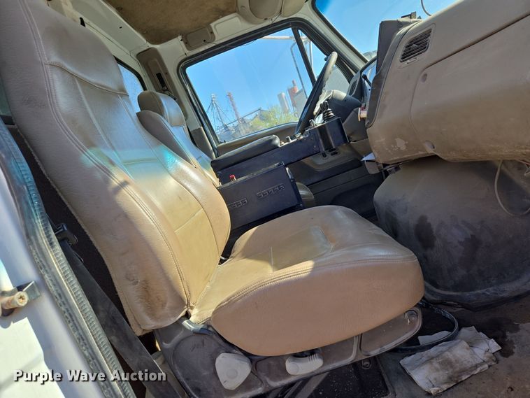 image for item EN8876 2010 Sterling L7500 dump truck