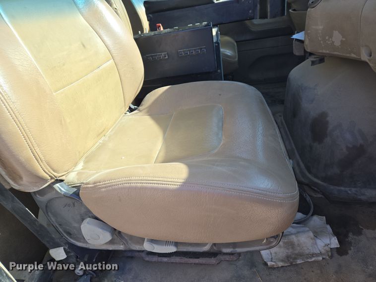 image for item EN8876 2010 Sterling L7500 dump truck